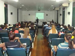 Professor-PedroCordier-Palestra-Marketing-Relacionamento-2.0-UCSAL-outubro-2010-publico-02